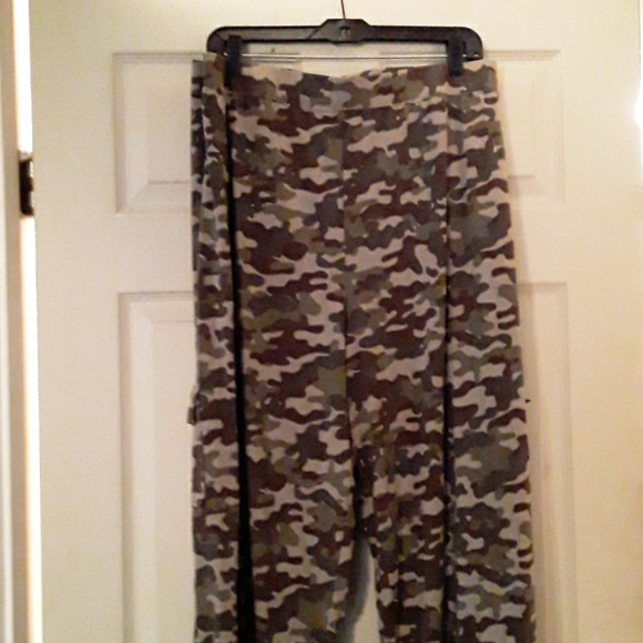 Pants - Picture 2 of 3